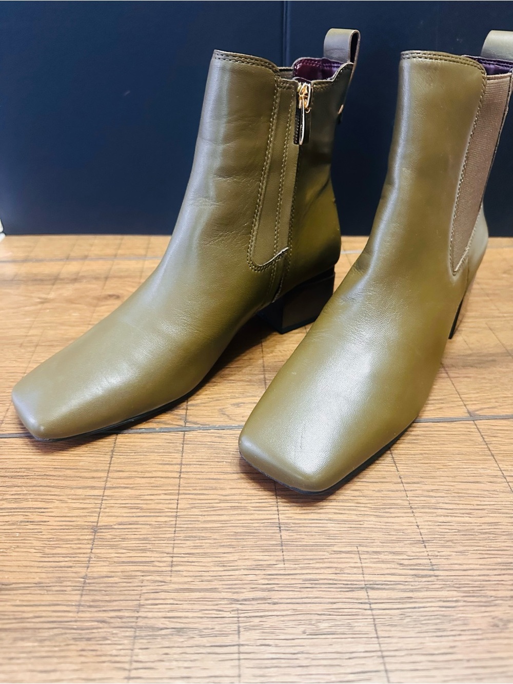Franco Sarto Women's Olive Green Square-Toe Chelsea Boots 6.5 NEW